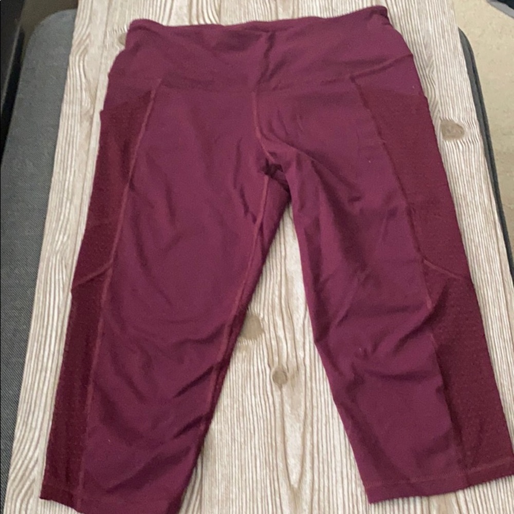 Victoria Secret’s Sport 7/8 Leggings - Size M